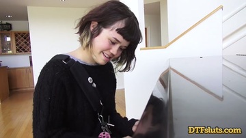 Yhivi Shows Off Piano Skills Followed By Strict Coitus And Sperm Over Her Face