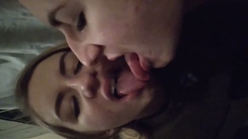 QUICK BLOWJOB IN THE WAREHOUSE. CUM ON DIRTY MIRROR AND SHE LICKED IT ALL
