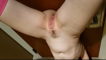 Nerdy Faery Upside Down Nude Handstand Piss