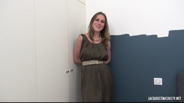 Sixtine, sexy milf, tries the double penetration and loves it