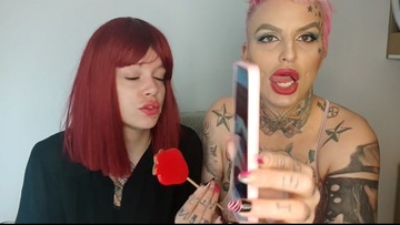 After her manicure, the beautiful chick tongue-fucked her girlfriend