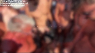 Angela Doll - Bukkake Geant avec 70 inconnus en lieu publique les couilles bien pleines