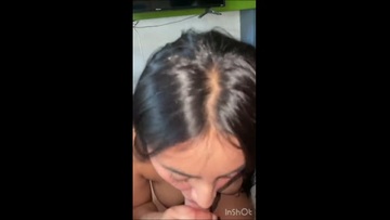 Cliente me folla en la tienda donde trabajo por dinero