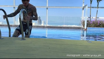 Girl on the Pool Asked me to Apply Sunscreen to Her. Sunbathing Ended up with BJ & Hot Quickie