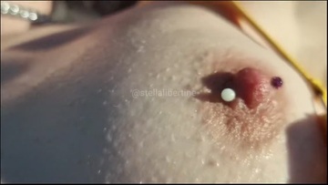 Je me fais 3 mecs à la plage et suce dans les dunes