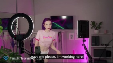 Familiar slut sucking the end with confidence