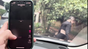 Dani Ortiz drives a car while his vagina vibrates INEDITO