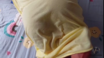 Sri Lanka - Girl accidentally walked into my room while I was making POV - Asian hot couple