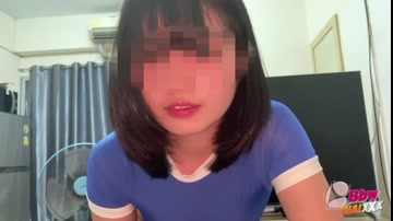 Little Thai girl in tracksuit (Full & Uncen in Fansly @BbwThaixxx)