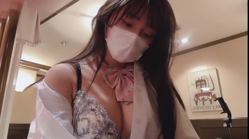 [very rare] Super cute busty 18-year-old girl in school uniform cums repeatedly!!!