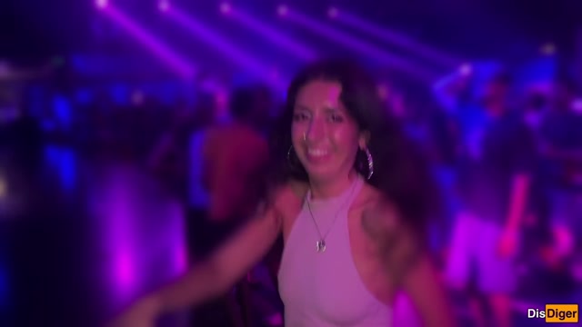 Horny girl agreed to have sex in a nightclub toilet